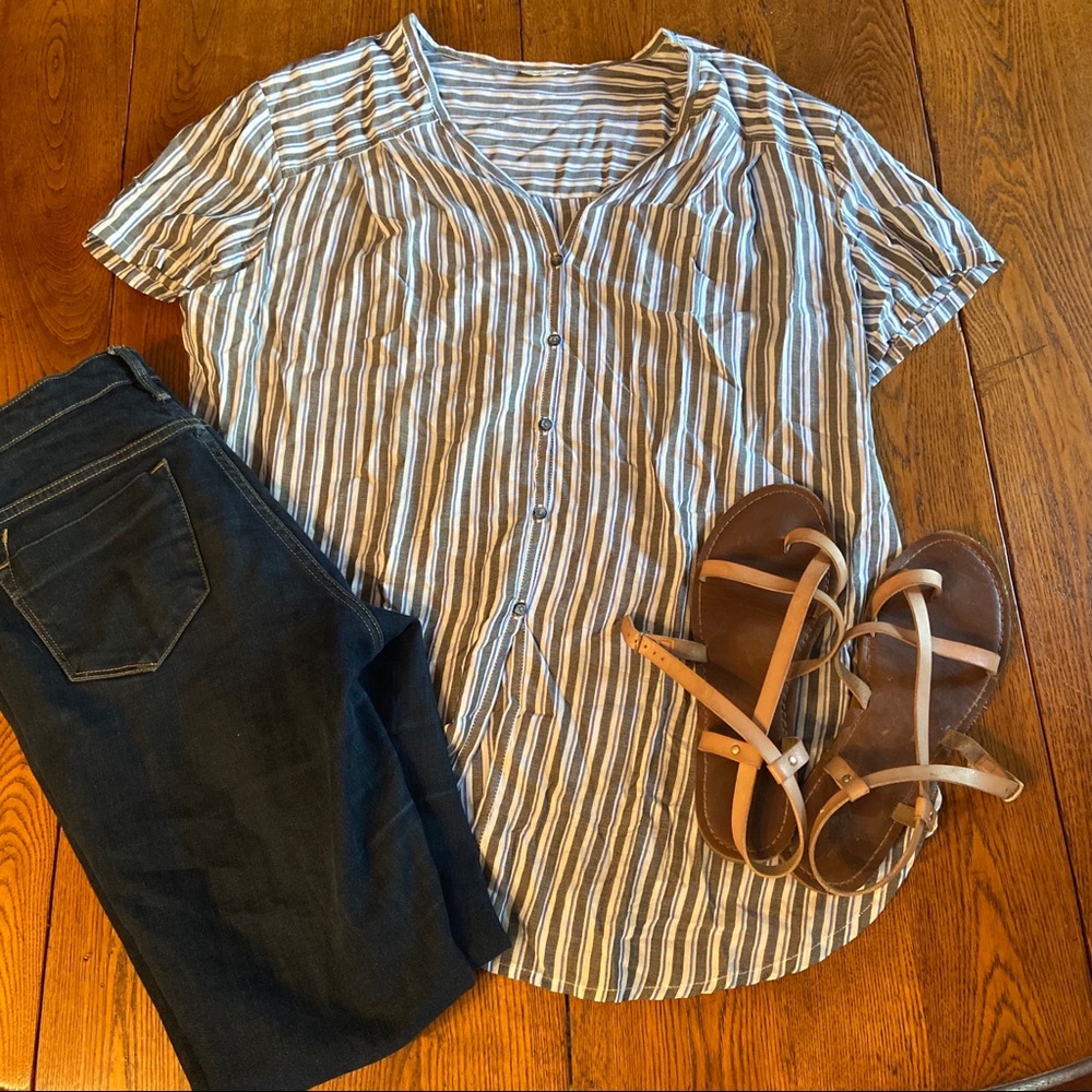 Lightweight button down tee